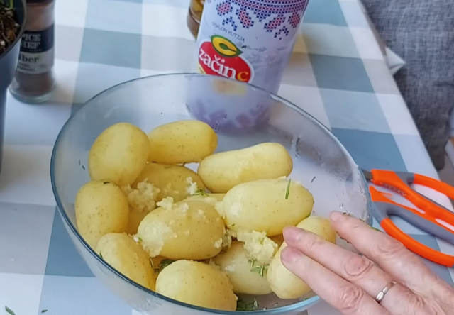 картофи с чесън